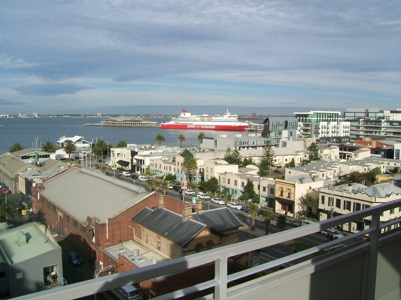804C/142 Rouse Street, Port Melbourne VIC 3207