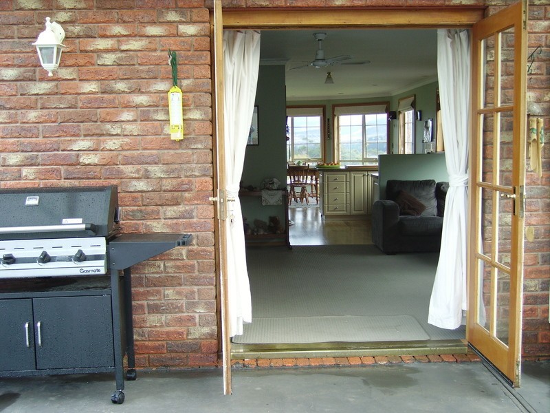 8 Tianari Drive, Honeywood TAS 7017