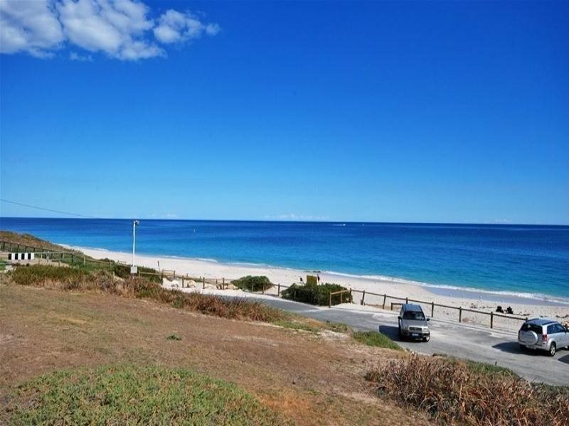 2 Robert Road, Quinns Rocks WA 6030