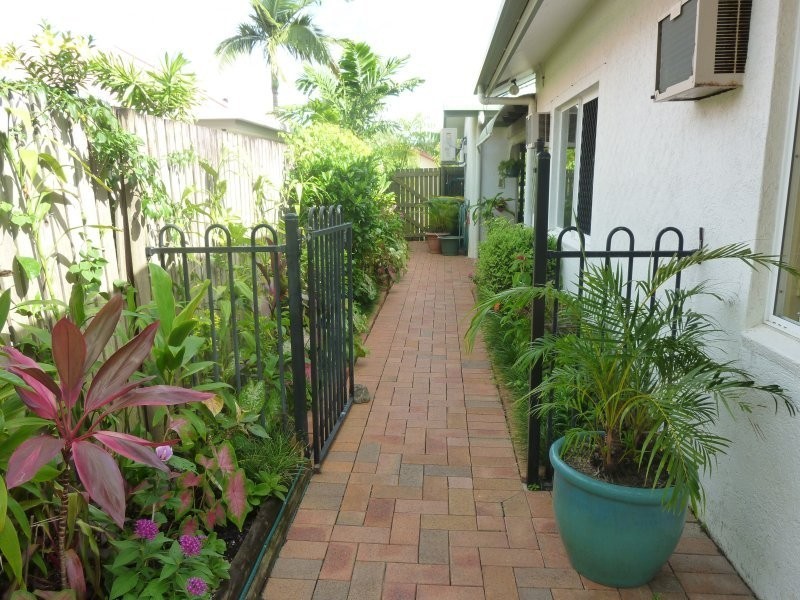 9 Capri Close, Kewarra Beach QLD 4879