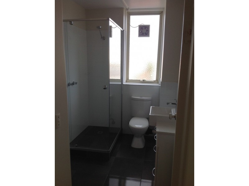 3/82 Dickens Street, Elwood VIC 3184