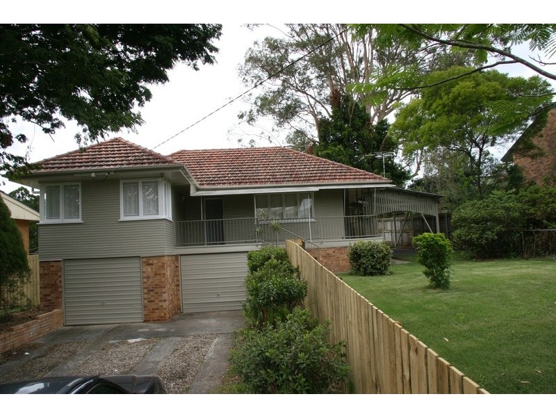 33 Jarvis Street, Stafford Heights QLD 4053