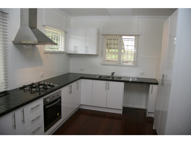 33 Jarvis Street, Stafford Heights QLD 4053