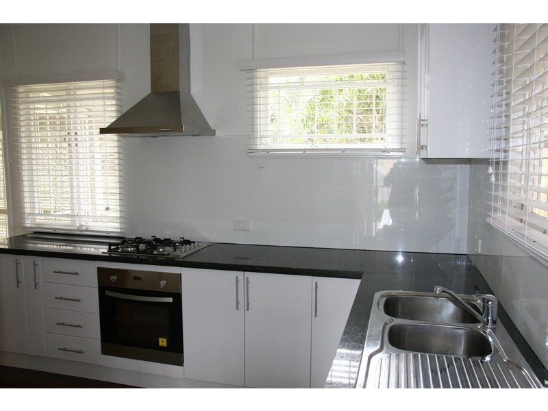 33 Jarvis Street, Stafford Heights QLD 4053