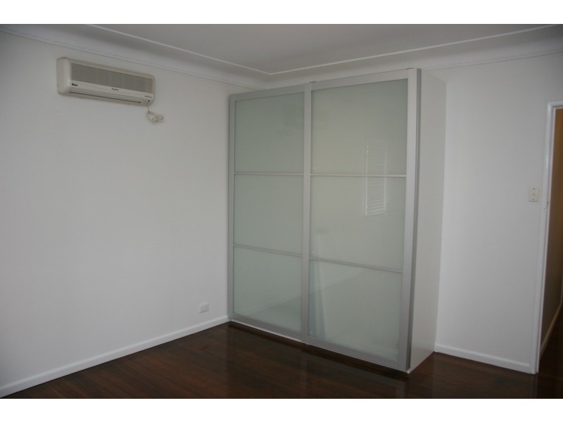 33 Jarvis Street, Stafford Heights QLD 4053