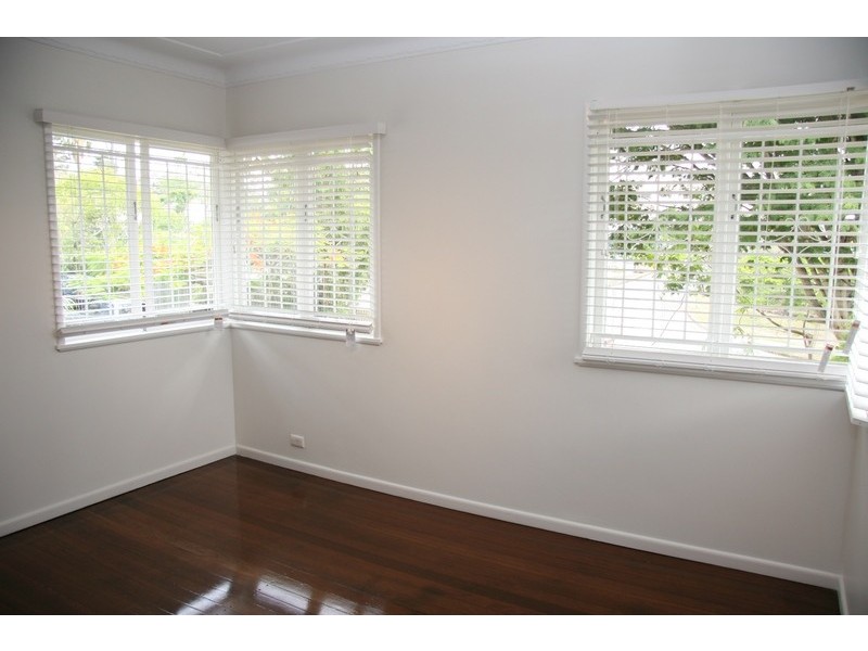 33 Jarvis Street, Stafford Heights QLD 4053