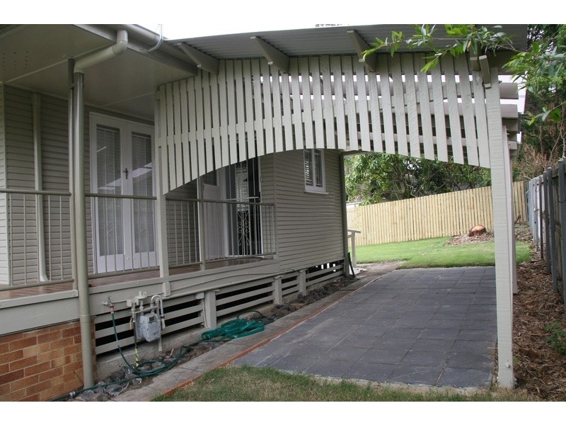 33 Jarvis Street, Stafford Heights QLD 4053