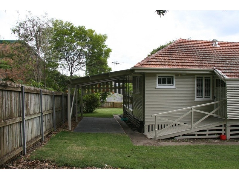 33 Jarvis Street, Stafford Heights QLD 4053