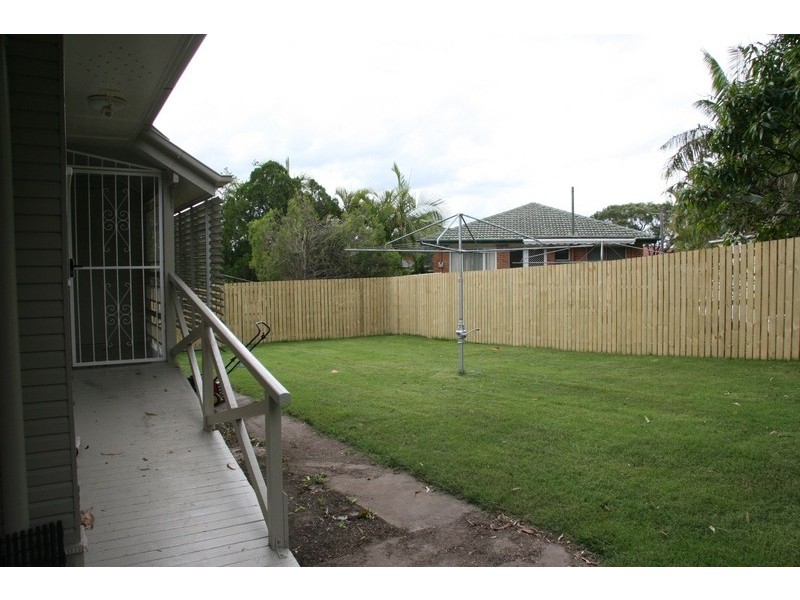 33 Jarvis Street, Stafford Heights QLD 4053