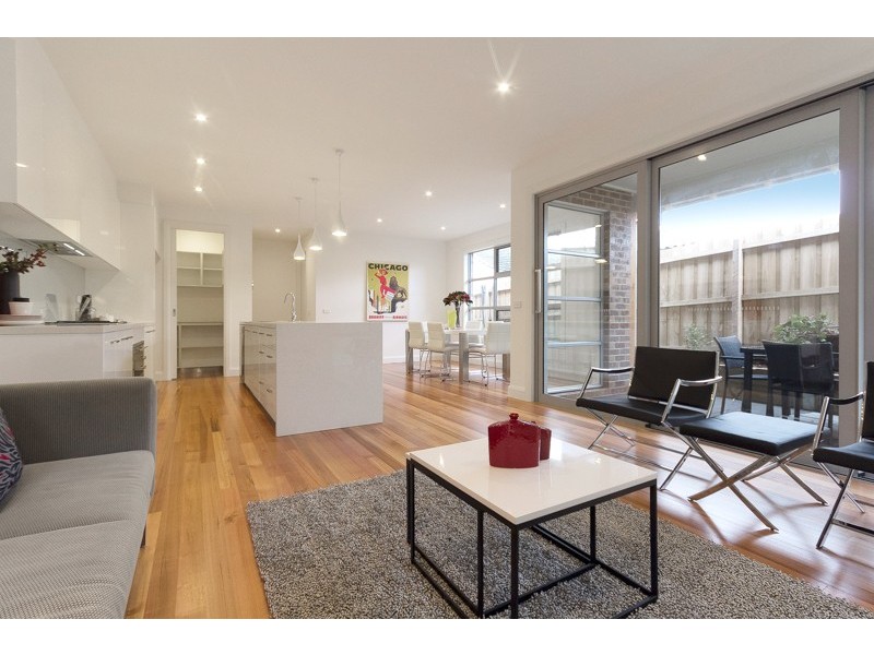 11 Paul Street, Cheltenham VIC 3192