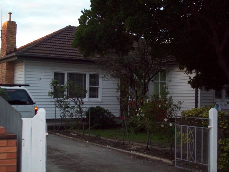 12 Bruce St, Newport VIC 3015
