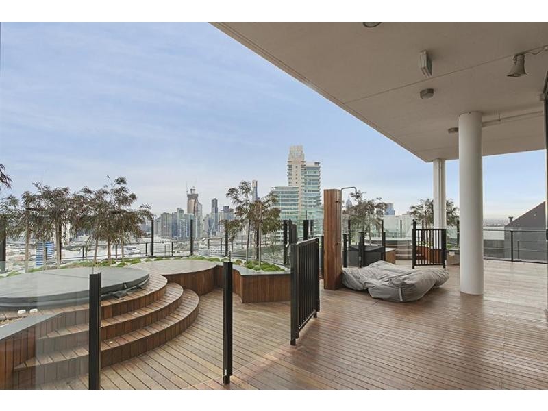 2212/50 Albert Road, South Melbourne VIC 3205