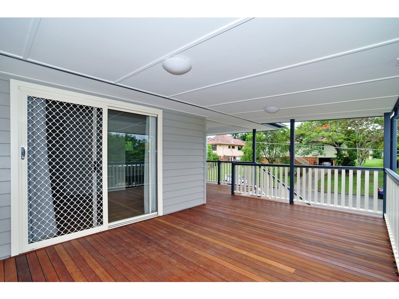 19 Otaki Rd, Yeronga QLD 4104