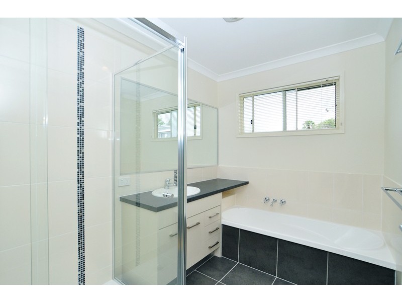 19 Otaki Rd, Yeronga QLD 4104