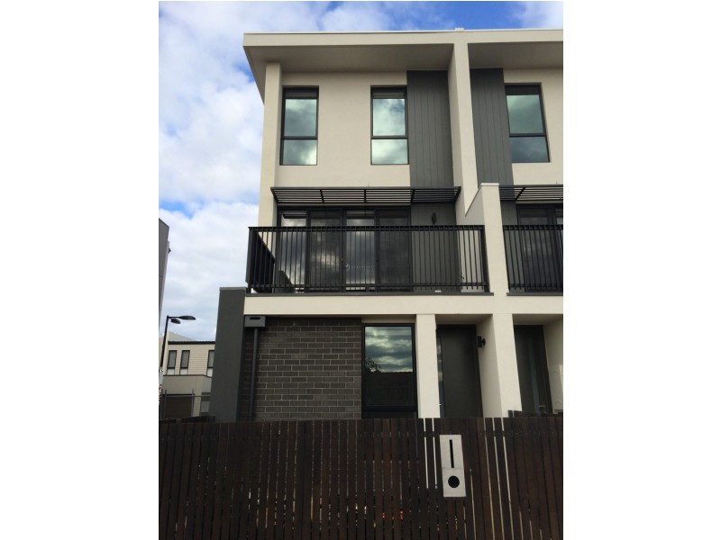 20 Central Park Walk, Cheltenham VIC 3192