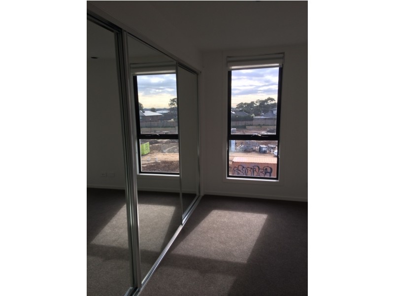 20 Central Park Walk, Cheltenham VIC 3192