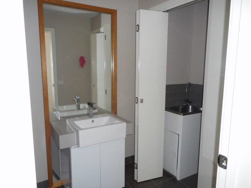 20 Central Park Walk, Cheltenham VIC 3192