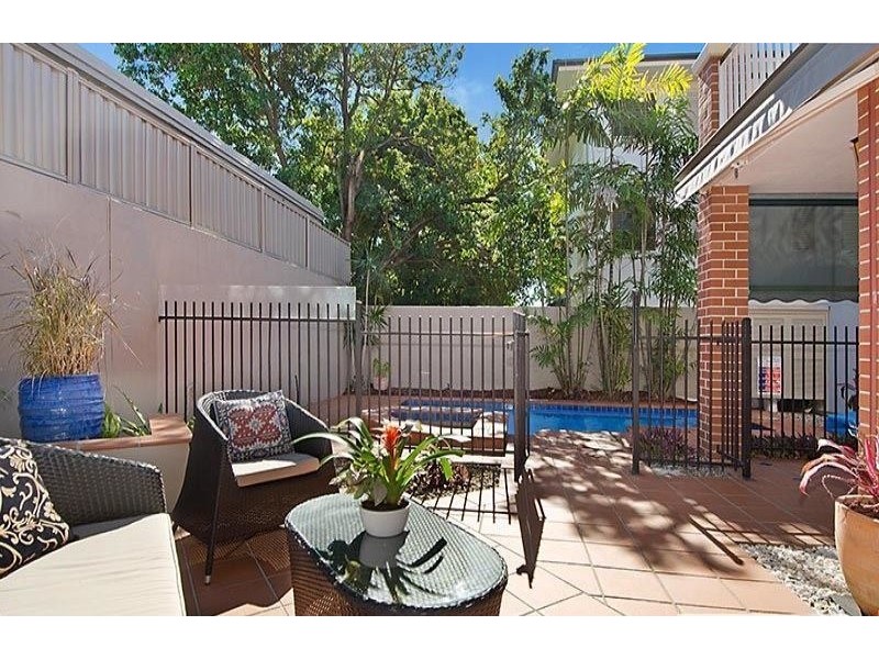 2/106 Racecourse Road, Ascot QLD 4007