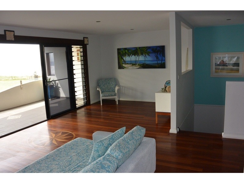 1/23 Stone Street, Stockton NSW 2295