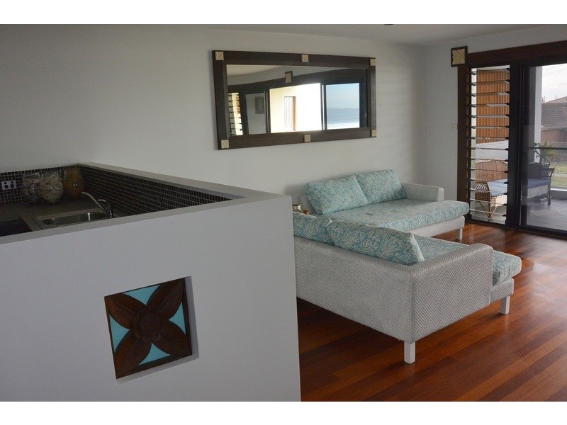 1/23 Stone Street, Stockton NSW 2295