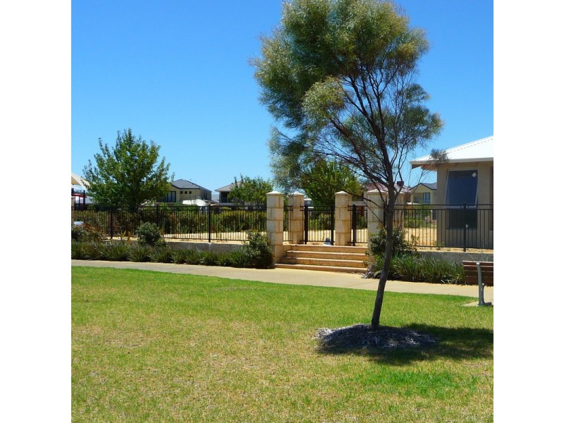 2 Pallarup Brace, Munster WA 6166