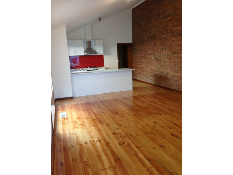 2/10 Fenwick Street, Thornbury VIC 3071