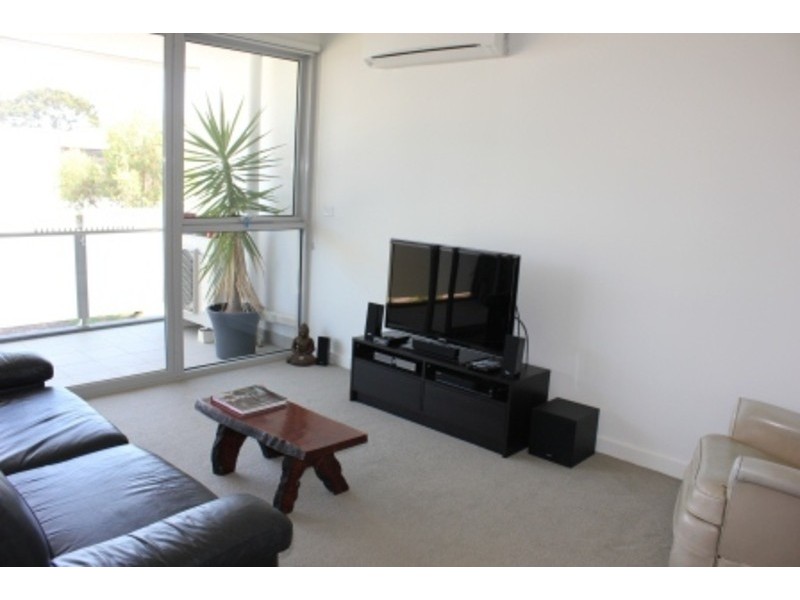 8/48 Eucalyptus Drive, Maidstone VIC 3012