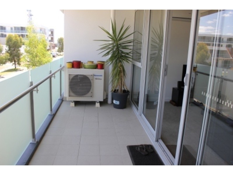 8/48 Eucalyptus Drive, Maidstone VIC 3012