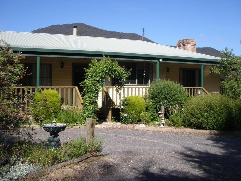 49 Waterson Rd, Jamieson VIC 3723