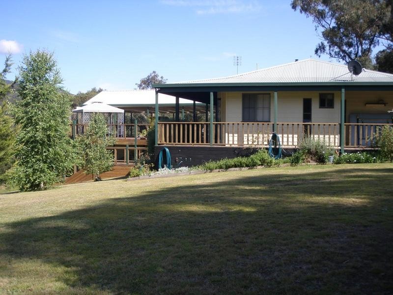 49 Waterson Rd, Jamieson VIC 3723