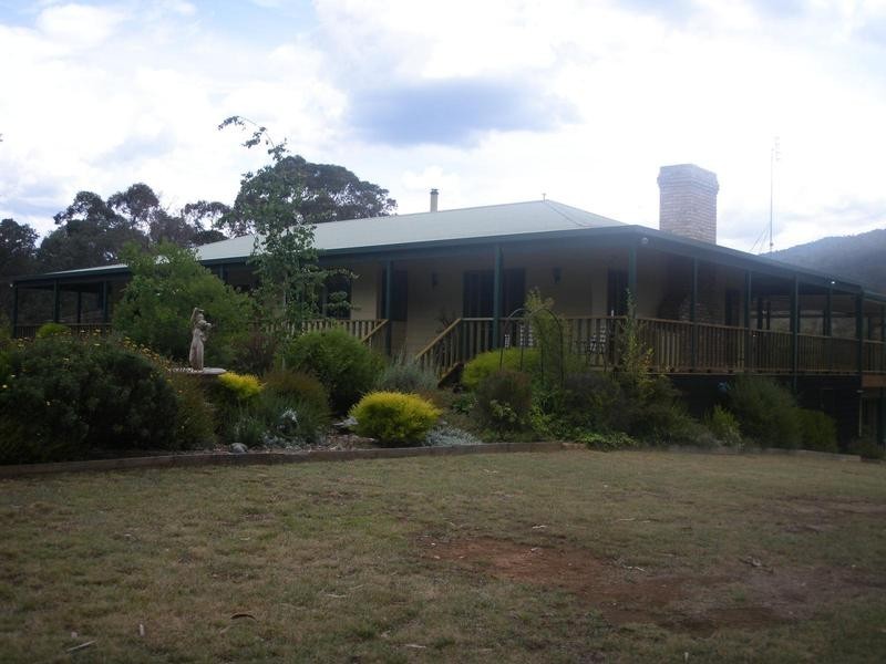 49 Waterson Rd, Jamieson VIC 3723