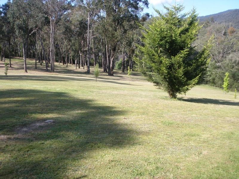 49 Waterson Rd, Jamieson VIC 3723