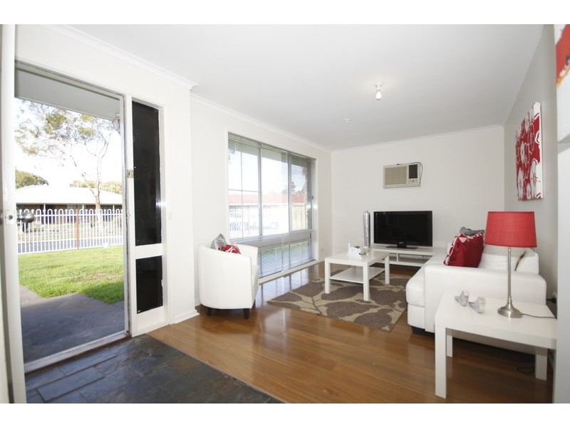 15 Mordaunt St, Parafield Gardens SA 5107