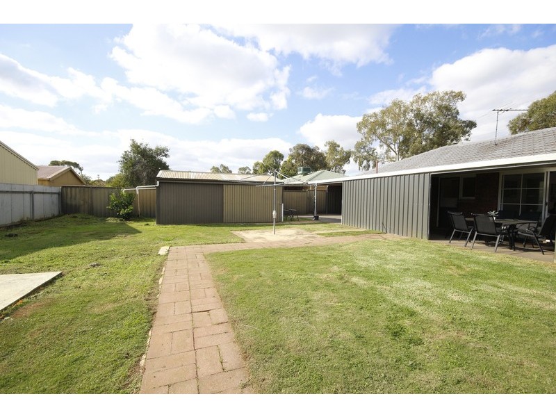 15 Mordaunt St, Parafield Gardens SA 5107