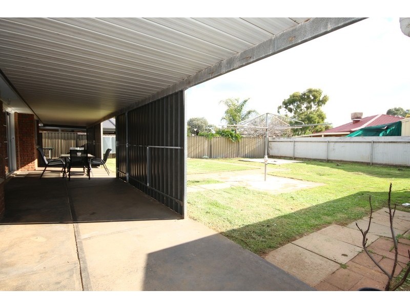 15 Mordaunt St, Parafield Gardens SA 5107