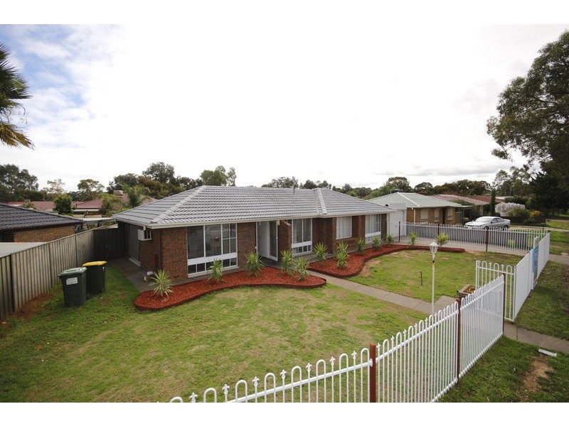 15 Mordaunt St, Parafield Gardens SA 5107