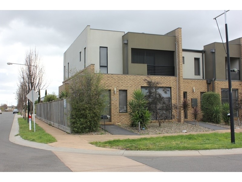 19 Swamphen Drive, Williams Landing VIC 3027