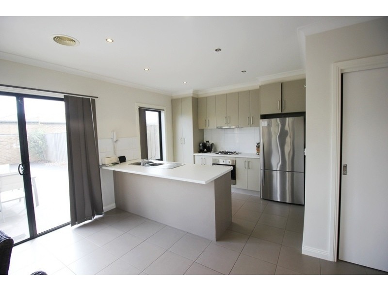 19 Swamphen Drive, Williams Landing VIC 3027