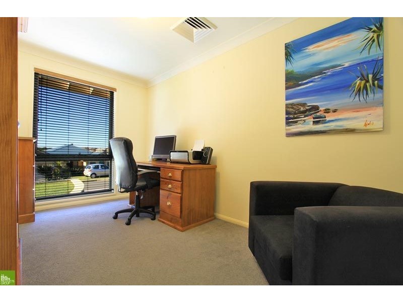 10  Dampier Crescent, Shell Cove NSW 2529