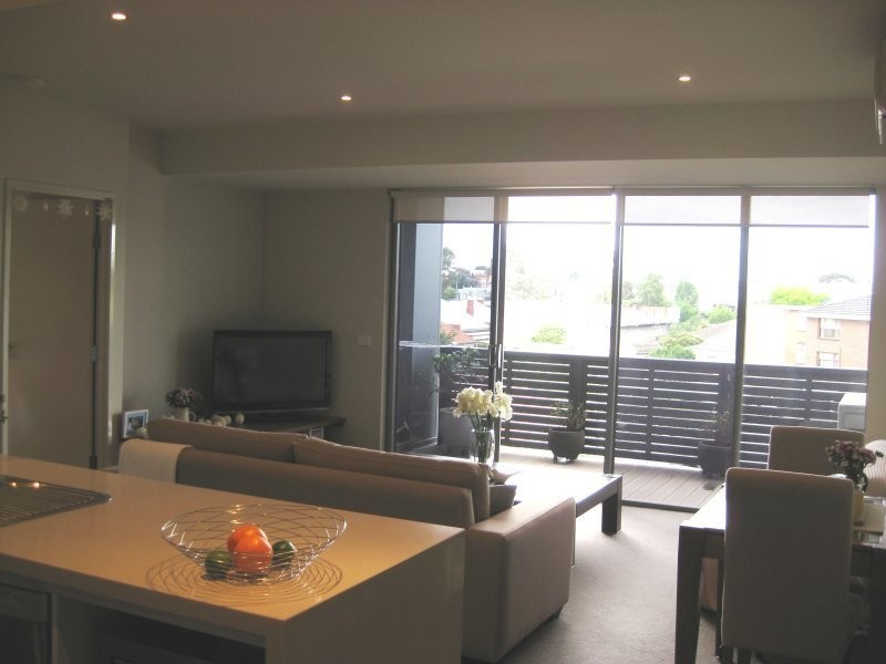 210/8  Burrowes Street, Ascot Vale VIC 3032