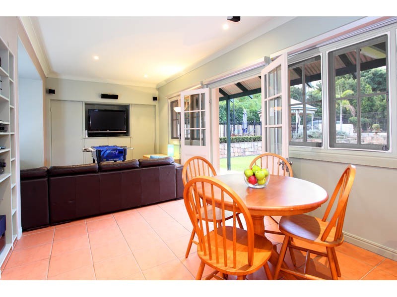 27 Mactier St, Fig Tree Pocket QLD 4069