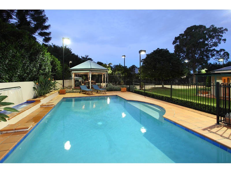 27 Mactier St, Fig Tree Pocket QLD 4069