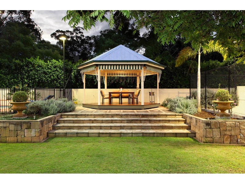 27 Mactier St, Fig Tree Pocket QLD 4069