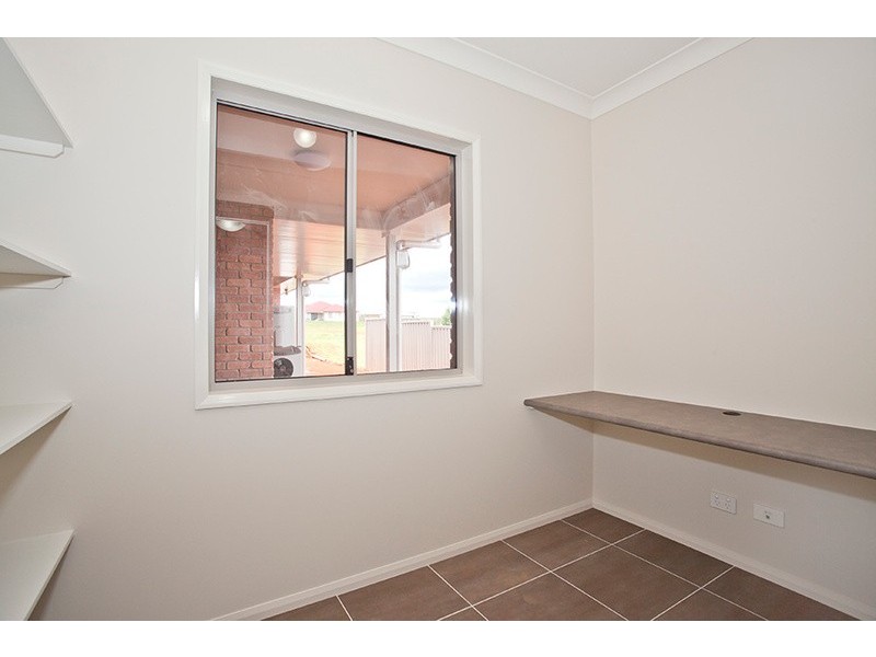 2/7 Alexander Ave, Highfields QLD 4352