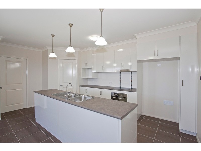 3/7 Alexander Ave, Highfields QLD 4352