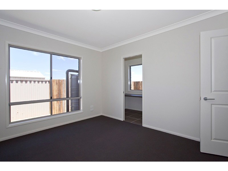 3/7 Alexander Ave, Highfields QLD 4352