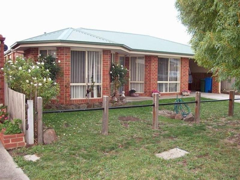 42  Dartmoor Drive, Cranbourne East VIC 3977