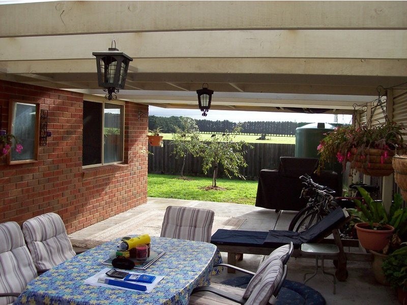 42  Dartmoor Drive, Cranbourne East VIC 3977