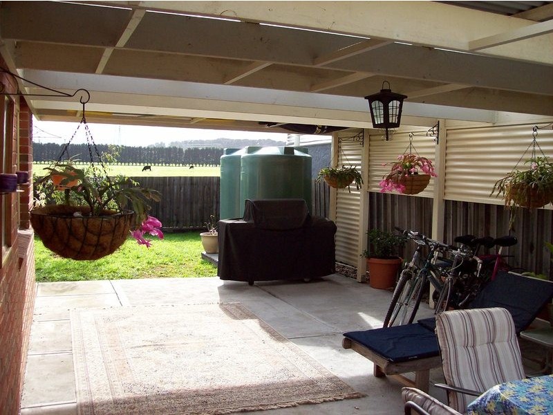 42  Dartmoor Drive, Cranbourne East VIC 3977
