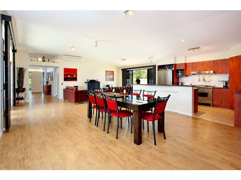 42 Oakwood Rd, Warner QLD 4500